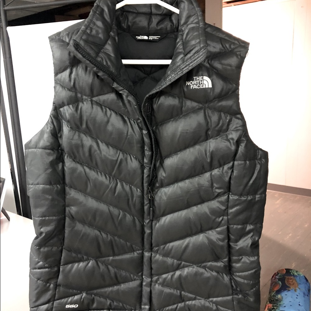 Black north face vest